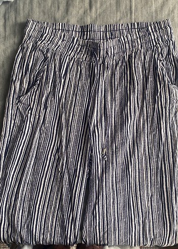 Gri Çizgili Pilili Kadın Keten Pantolon - Görsel 2