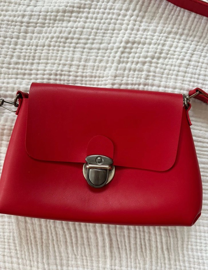 Kırmızı Deri Kadın Çanta Tokalı - Görsel 2
