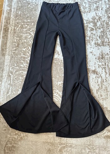 Siyah Yırtmaçlı Kadın İspanyol Paça Pantolon - Görsel 2