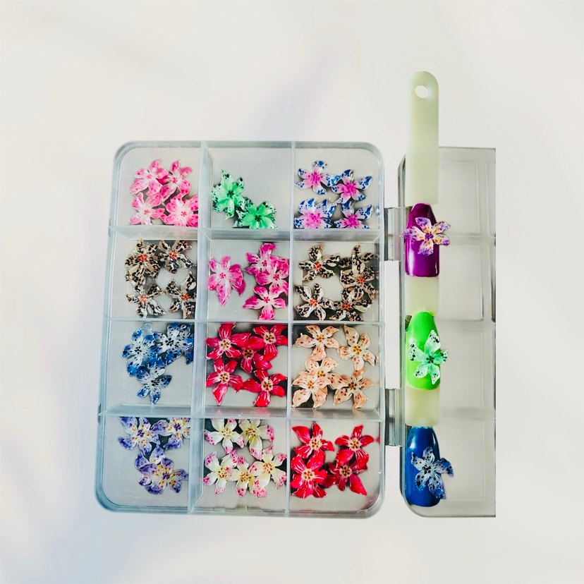 Çok Renkli Çiçek Tırnak Süslemeleri - Görsel 2