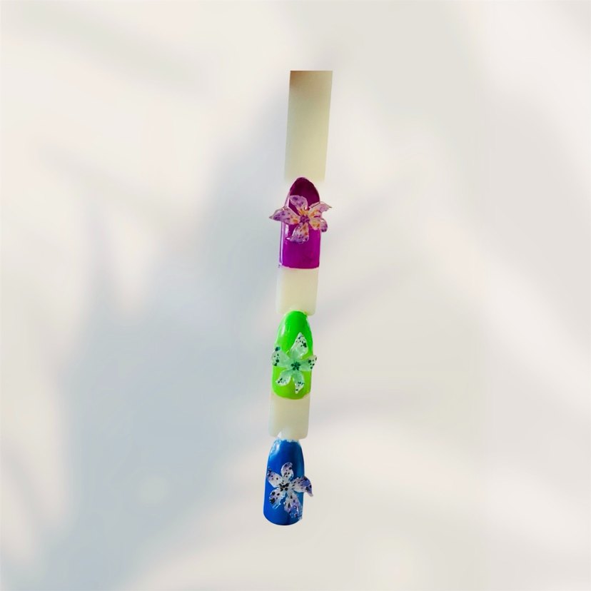 Çok Renkli Çiçek Tırnak Süslemeleri - Görsel 3