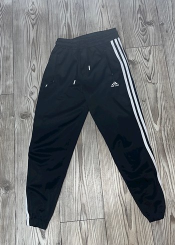 Erkek Çocuk Kırmızı Baskılı Eşofman Takımı - Görsel 3