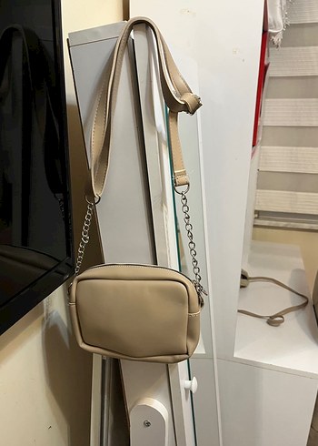 Zincir Detaylı Bej Kadın Deri Çanta - Görsel 2