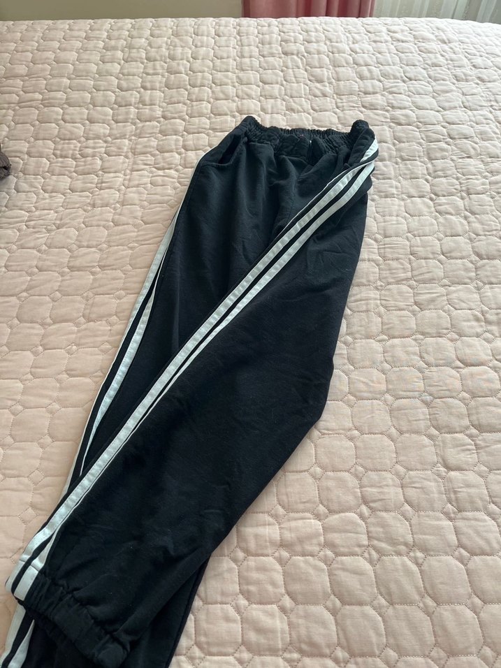 Siyah Yan Şeritli Kadın Eşofman Altı - Görsel 2