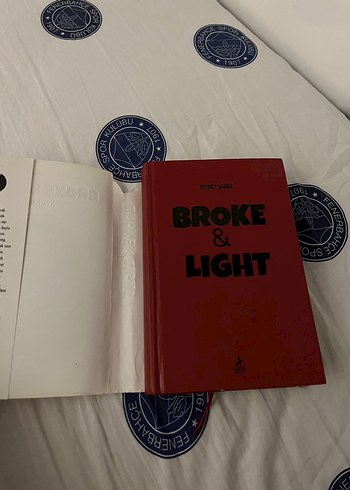 Broke & Light - Zeynep Sahra - Görsel 6