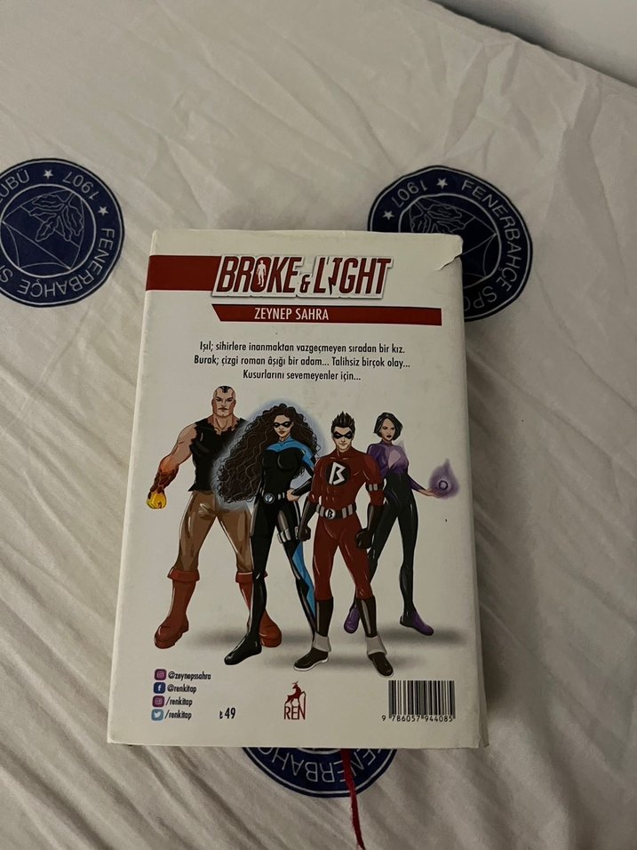 Broke & Light - Zeynep Sahra - Görsel 3