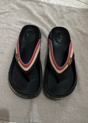 Crocs Sik Ve Rahat Kadin Terlik Siyah Krem Pembe
