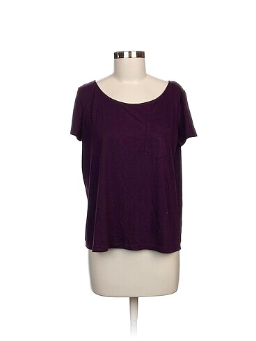 H&M T-shirt %70 İndirimli.