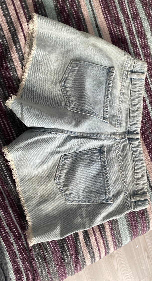 Boncuklu Nakışlı Mini Kot Şort - Görsel 2