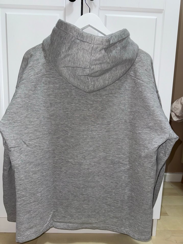 Gri Kapüşonlu Kadın Oversize Sweatshirt - Görsel 2