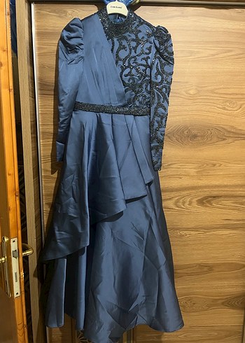 Uzun Kollu lacivert  İşlemeli Kadın Abiye Elbise - Görsel 2