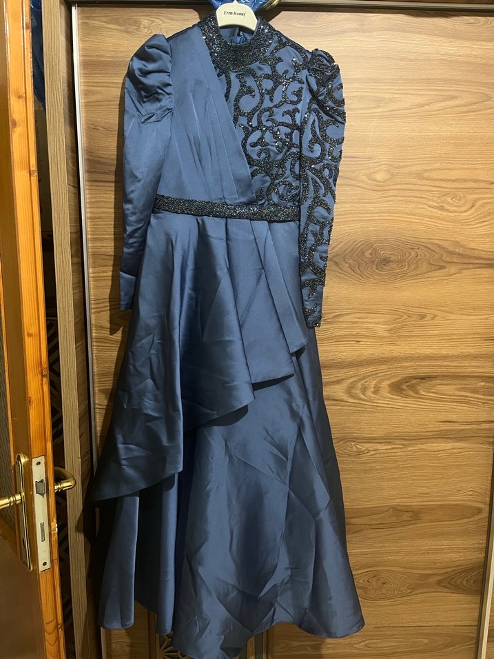 Uzun Kollu lacivert  İşlemeli Kadın Abiye Elbise - Görsel 2