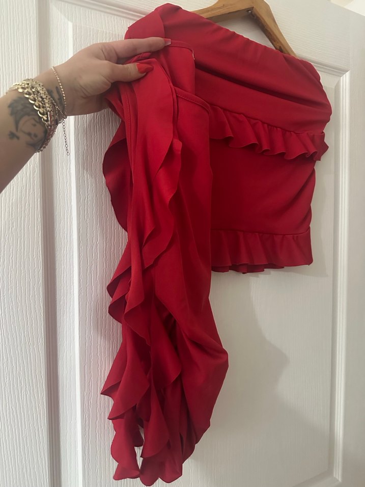 Kırmızı Fırfırlı Mini Kadın Bluz ve Etek takım - Görsel 2