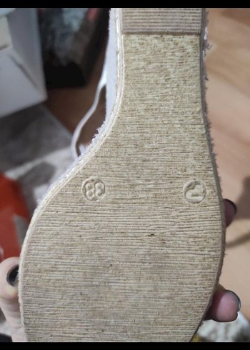 Beyaz Dolgu Topuklu Kadın Sandalet - Görsel 3