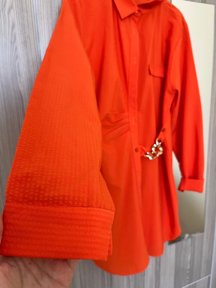 Kemer Detaylı Uzun Turuncu Kadın Gömlek - Görsel 3