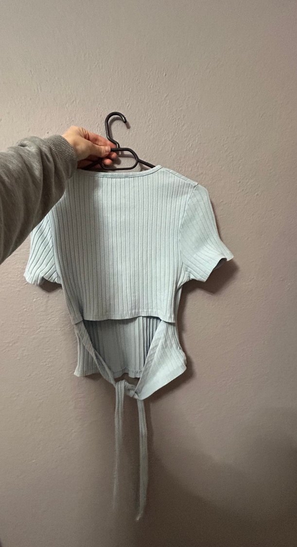 Bebek Mavisi Kısa Kollu Sırt Detaylı Tişört - Görsel 2