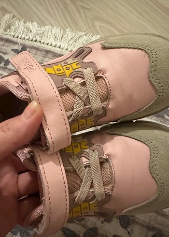 Kız Çocuk Pembe Tokalı Spor Ayakkabı - Görsel 10