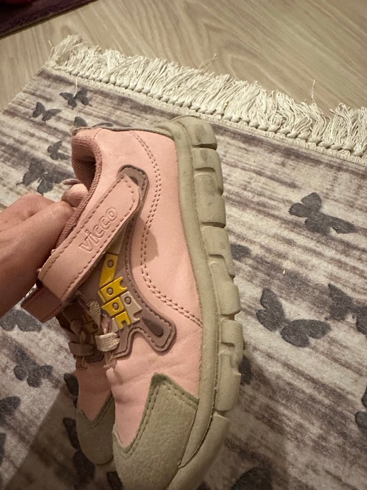 Kız Çocuk Pembe Tokalı Spor Ayakkabı - Görsel 4