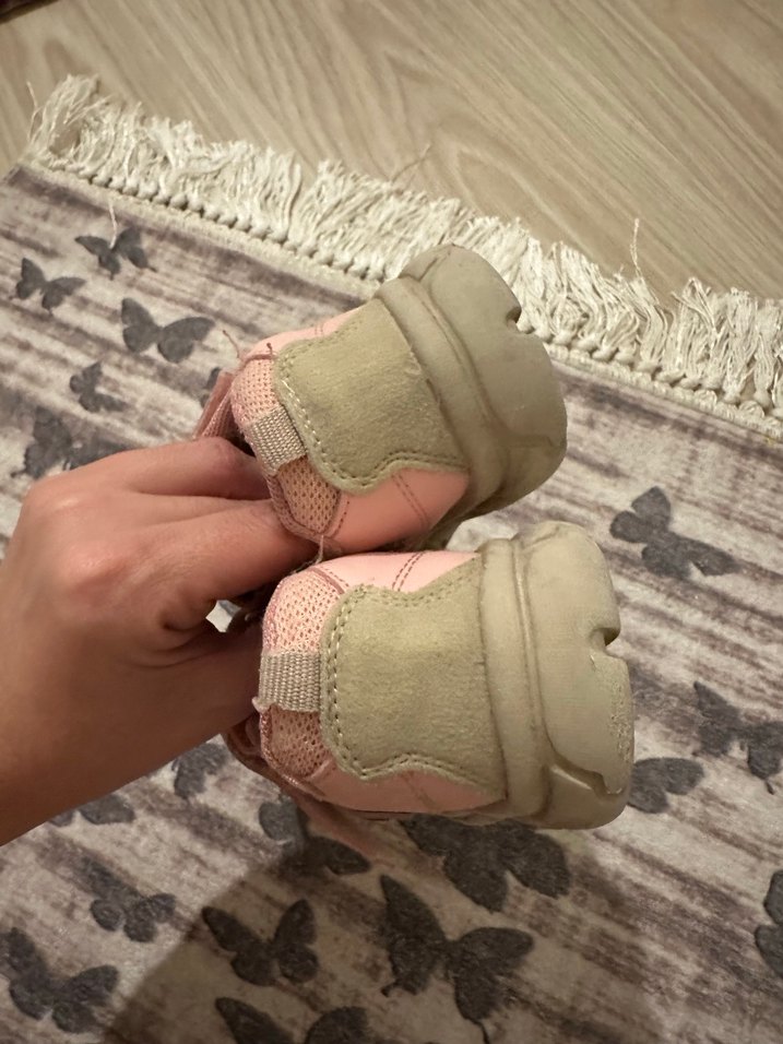 Kız Çocuk Pembe Tokalı Spor Ayakkabı - Görsel 2