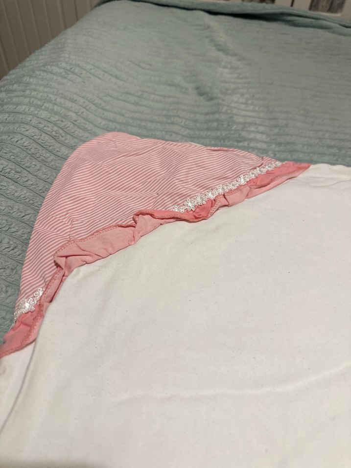 Dantel Detaylı Pembe Bebek Elyaf Örtü - Görsel 2