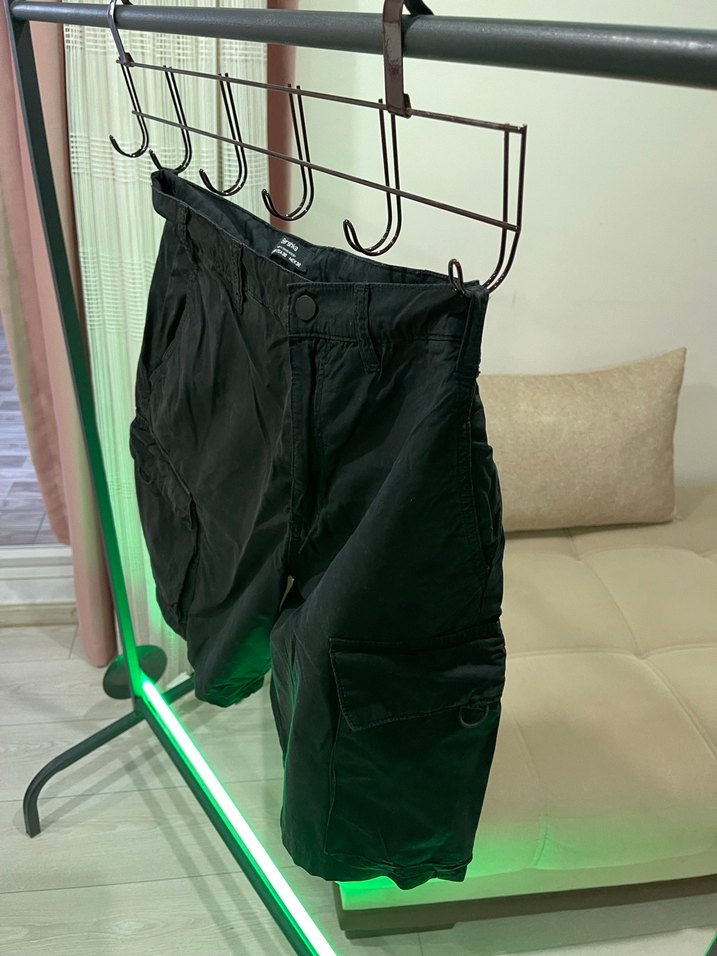BershkaSiyah kargo Şort pamuklu - Görsel 2