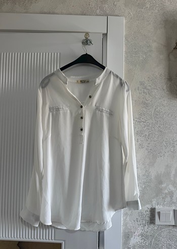 Düğmeli Beyaz Pamuklu V Yakalı Kadın Gömlek - Görsel 3
