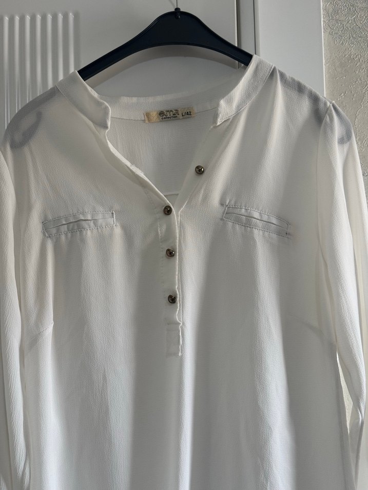 Düğmeli Beyaz Pamuklu V Yakalı Kadın Gömlek - Görsel 2