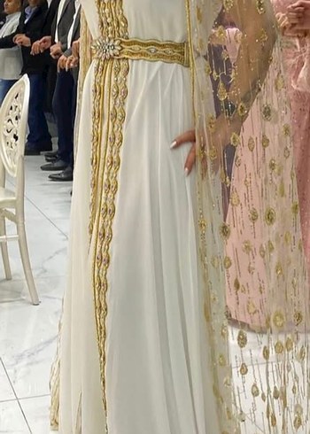 Uzun Beyaz İşlemeli Henna Elbisesi - Görsel 2
