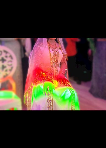 Uzun Beyaz İşlemeli Henna Elbisesi - Görsel 4