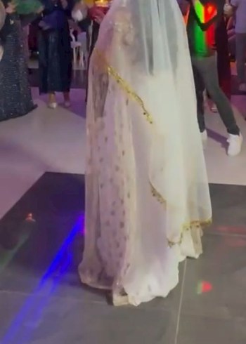 Uzun Beyaz İşlemeli Henna Elbisesi - Görsel 6