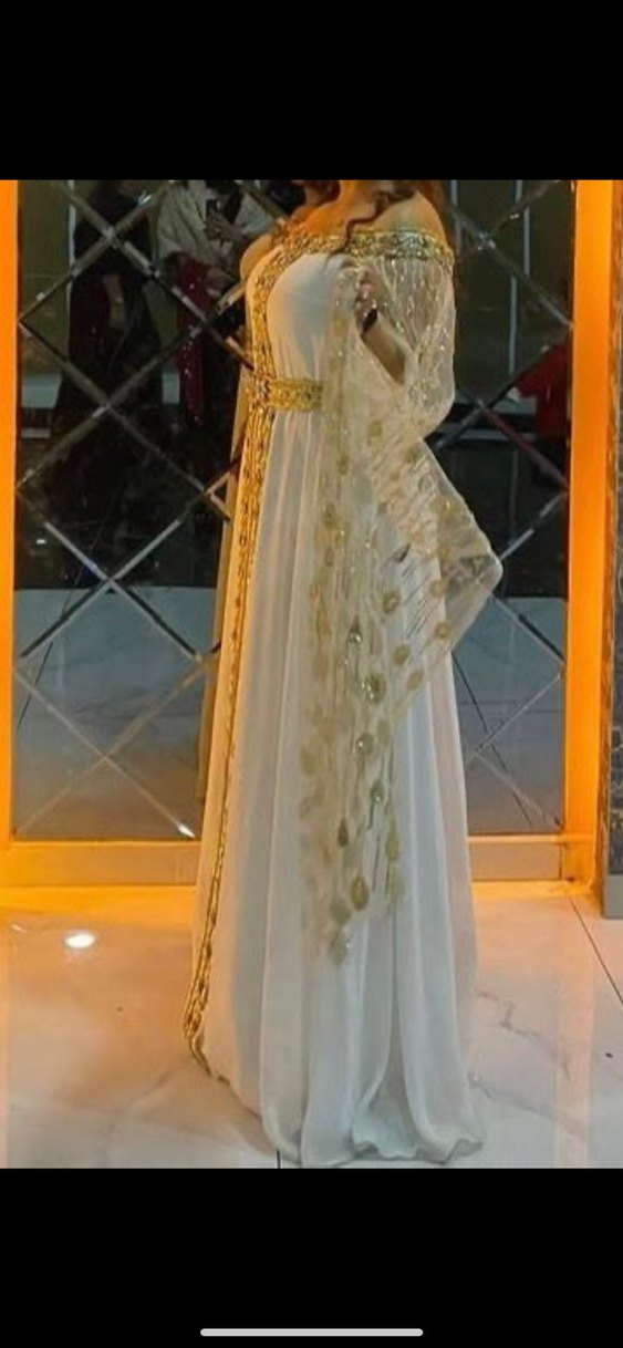 Uzun Beyaz İşlemeli Henna Elbisesi - Görsel 3