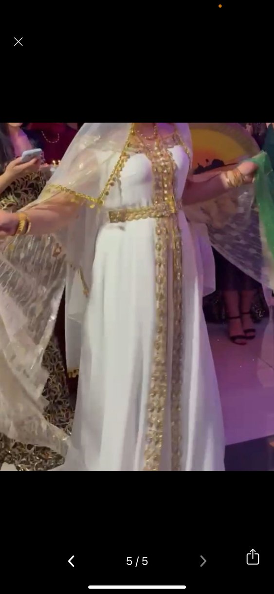 Uzun Beyaz İşlemeli Henna Elbisesi - Görsel 5