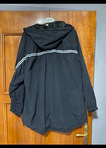 Mavi Siyah Kapüşonlu Fermuarlı  kadın Yağmurluk - Görsel 2