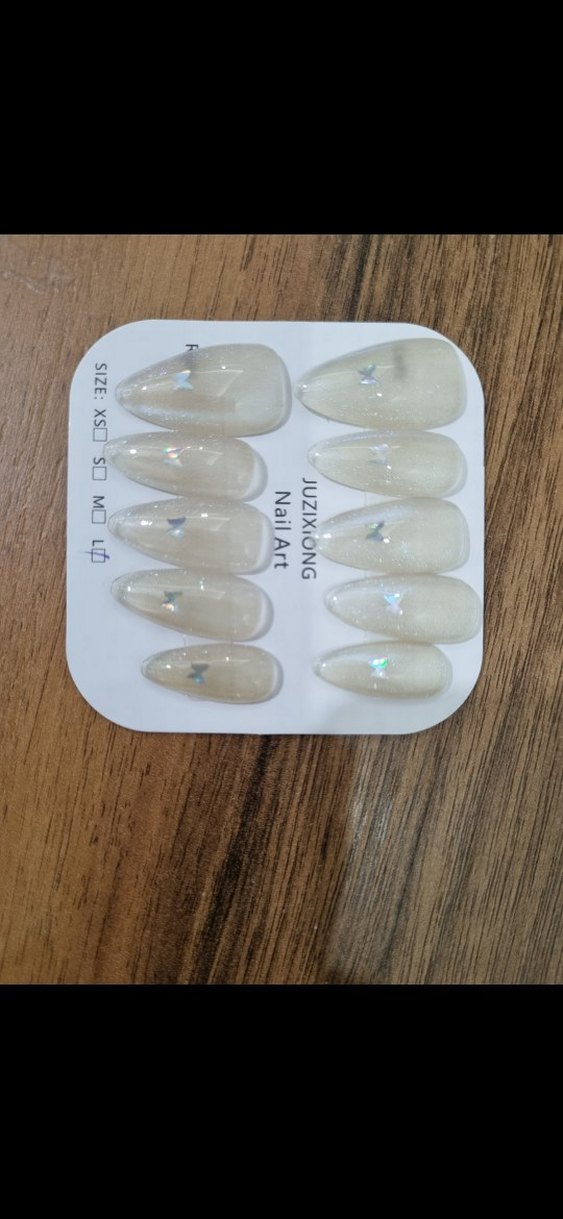 Beyaz Kelebek Detaylı Takma Tırnak Seti - Görsel 2