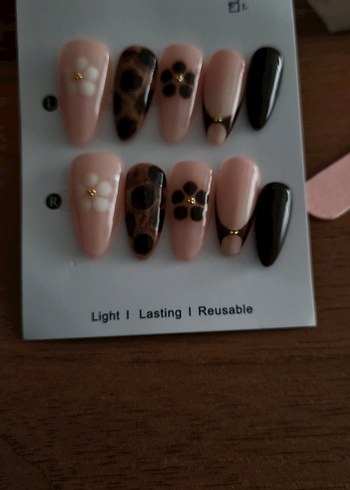 Leopar Desenli Takma Tırnak Seti - Görsel 3