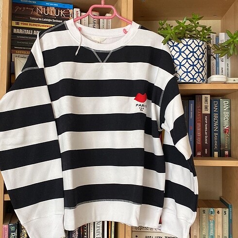 H&M sweat