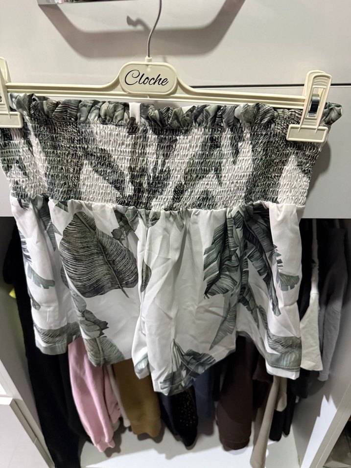 Beyaz Volanlı bluz şort takımı - Görsel 5