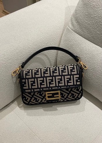 Premium ürün orijinal sertifikalı toz torbalı kadın omuz çantası - Görsel 2