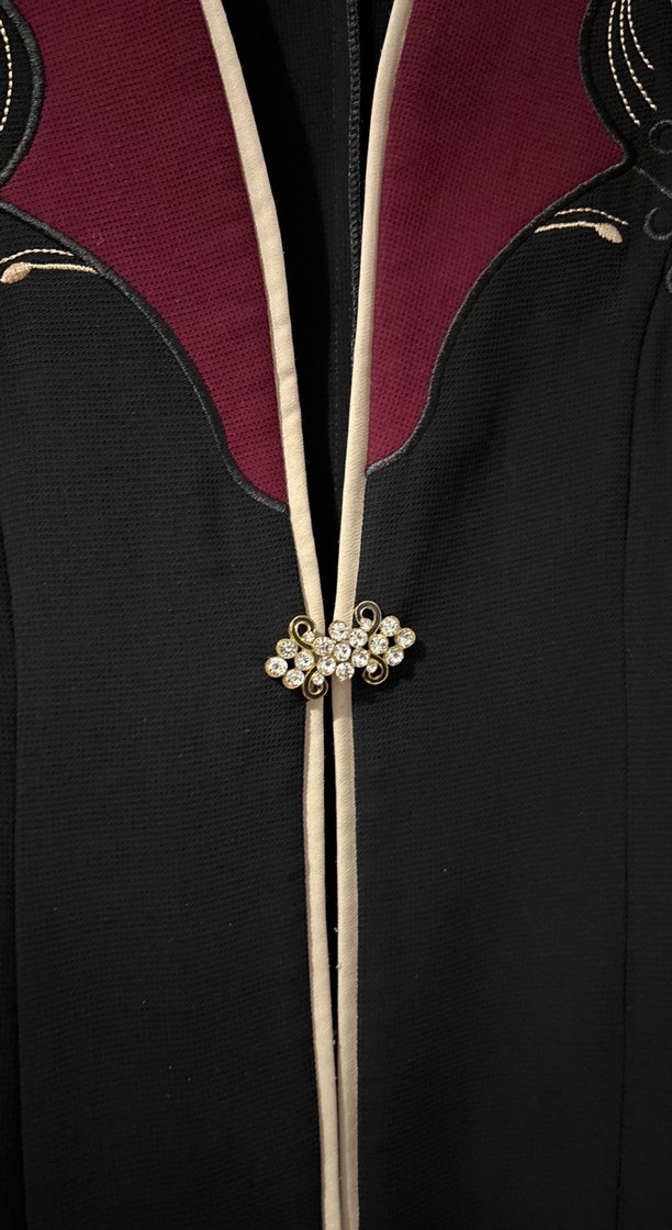 Bordo İşlemeli Uzun Kadın Klasik Kaban - Görsel 3