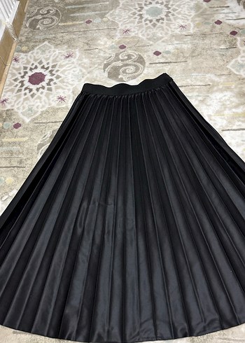 Siyah Pileli Uzun Etek - Görsel 2