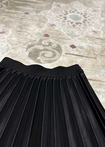 Siyah Pileli Uzun Etek - Görsel 5