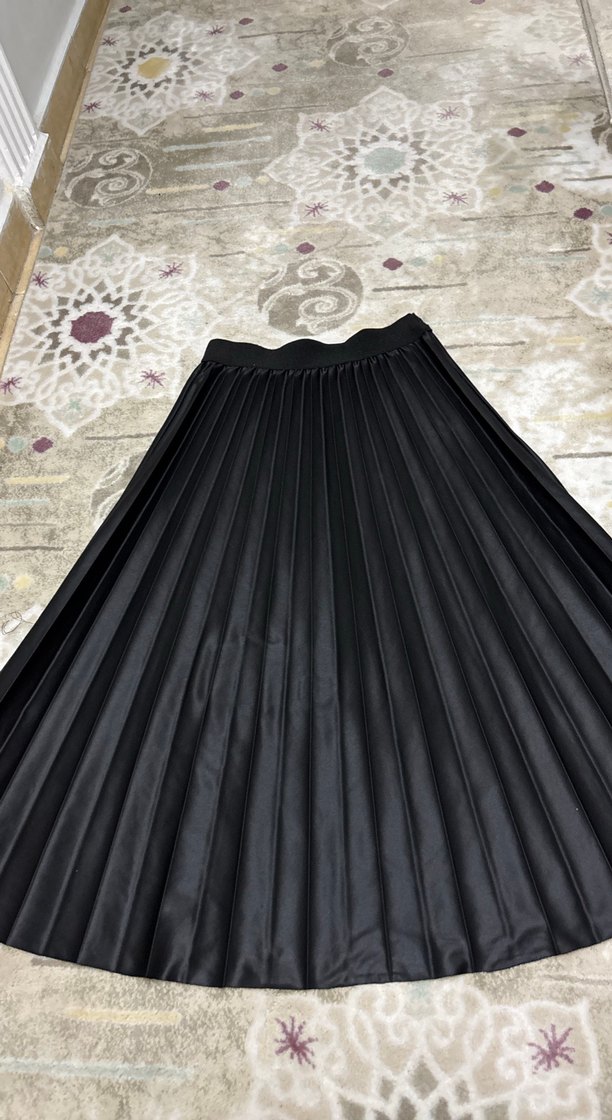 Siyah Pileli Uzun Etek - Görsel 2