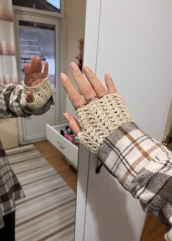 Bej Örgü Pullu Kadın Eldiven - Görsel 3