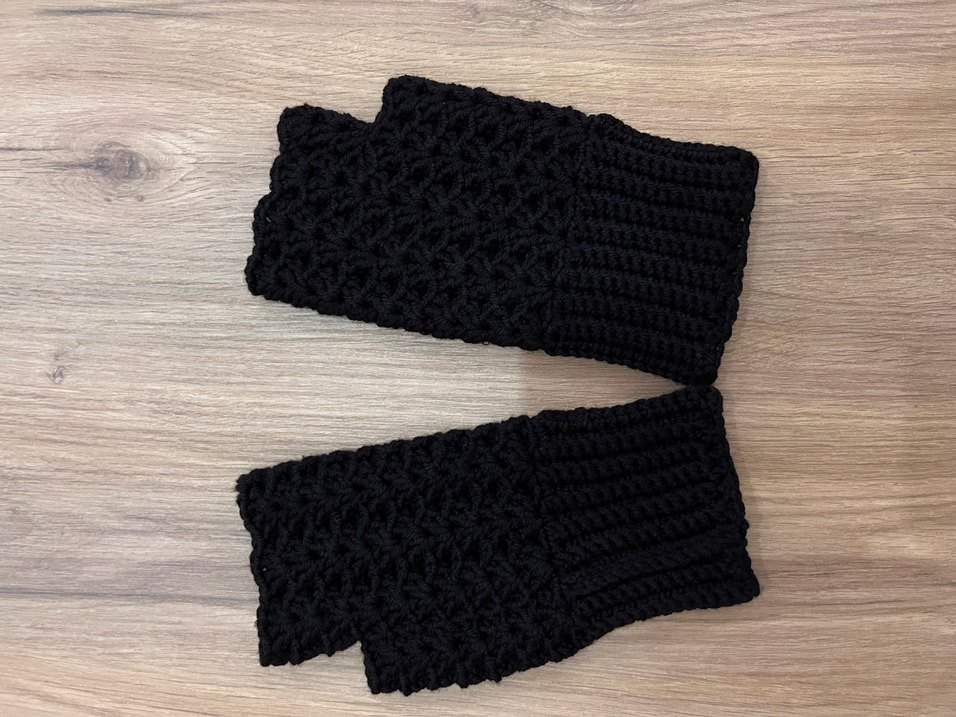 Siyah Örgü Kadın Parmaksız Eldiven - Görsel 2