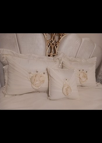 Nakışlı kırık  Beyaz Yatak Örtüsü - Görsel 5