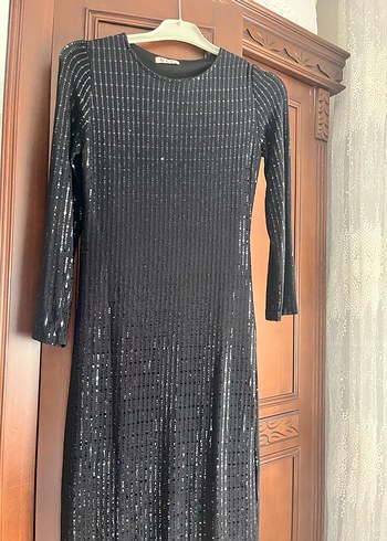 Uzun Kollu Siyah Pilili Kadın Abiye Elbise - Görsel 4