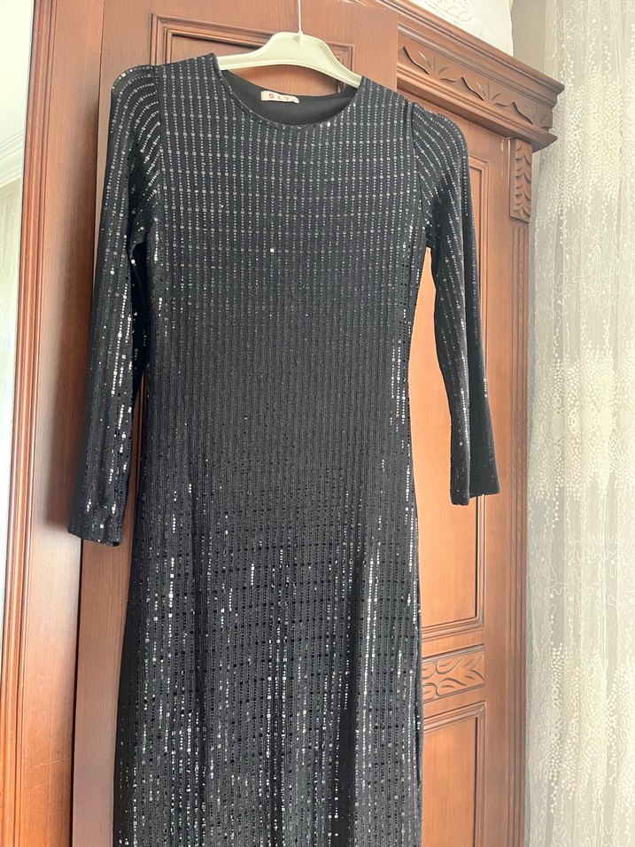 Uzun Kollu Siyah Pilili Kadın Abiye Elbise - Görsel 3