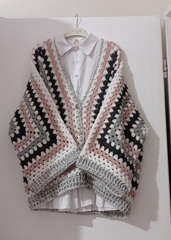 Nakışlı Bohem Kısa Hırka - Görsel 3