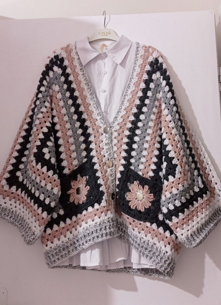 Nakışlı Bohem Kısa Hırka - Görsel 4