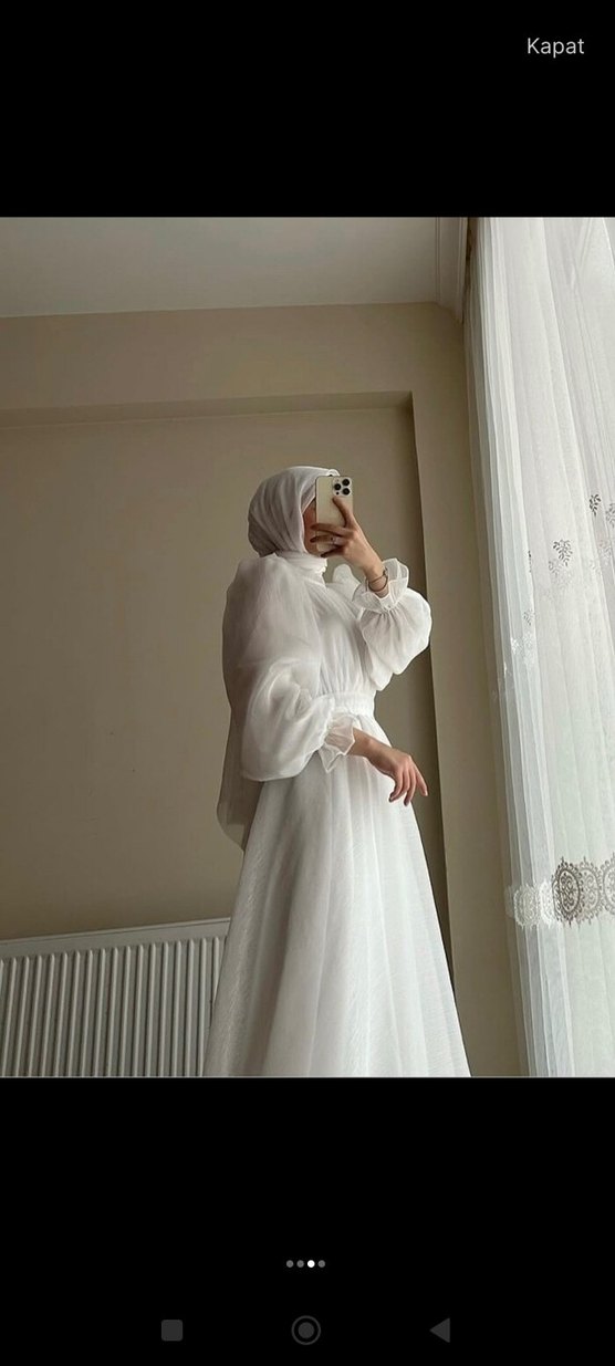 Beyaz Uzun Kollu Dökümlü Tesettür Abiye - Görsel 3